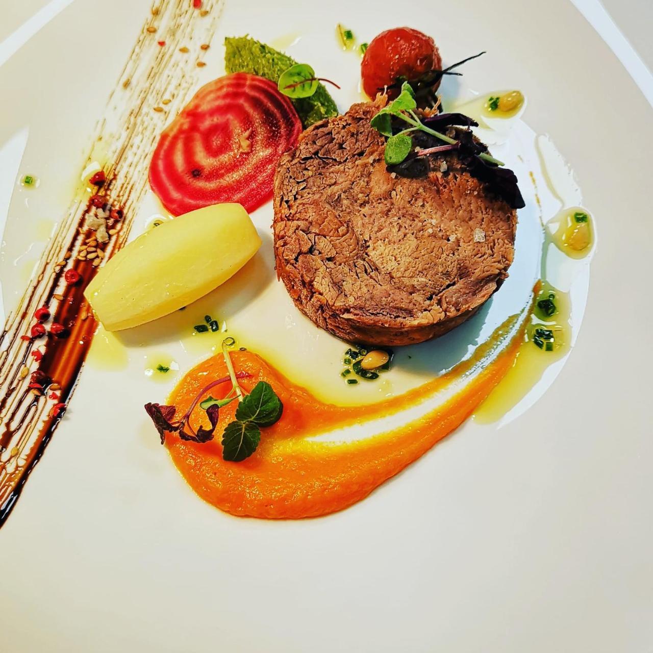 Logis Hotel Restaurant Les 2 Rives - A75, En Bordure De Riviere Banassac Eksteriør billede