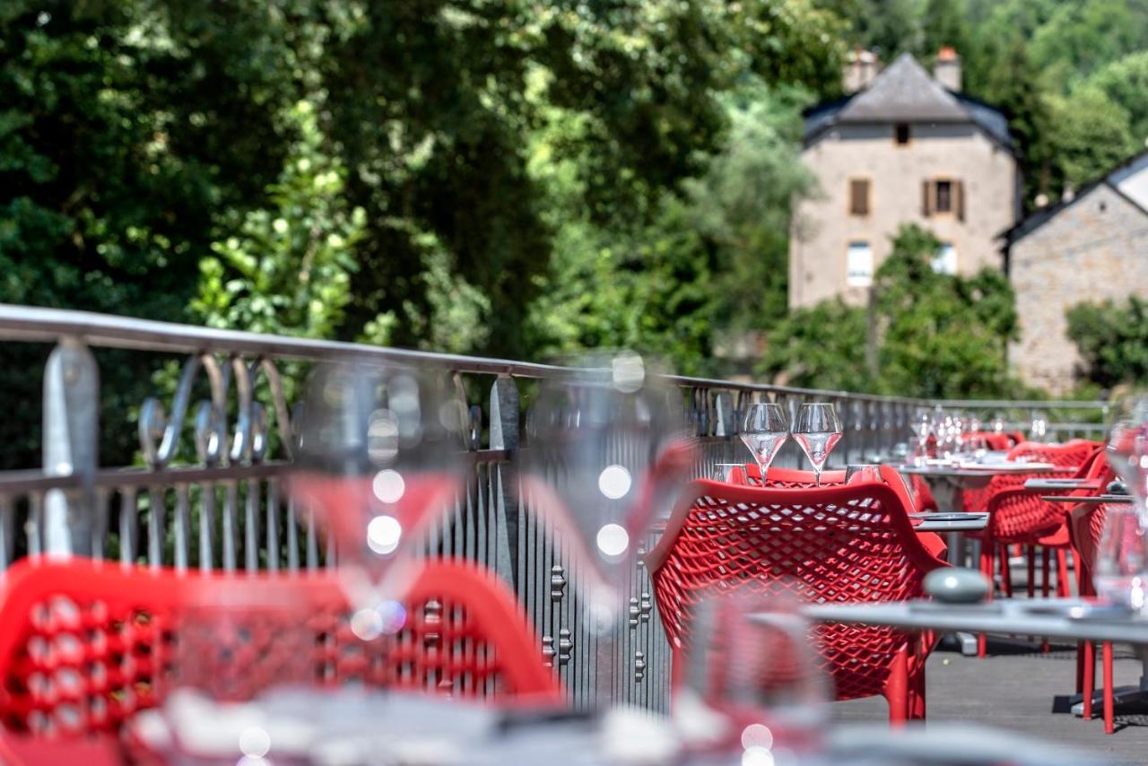 Logis Hotel Restaurant Les 2 Rives - A75, En Bordure De Riviere Banassac Eksteriør billede